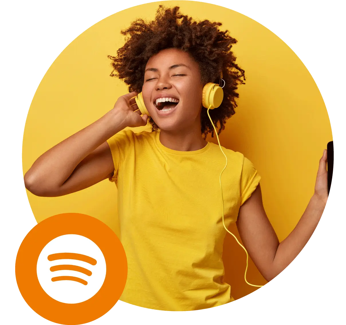 Frau mit Kopfhörer hört Spotify Ads